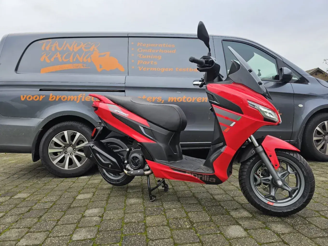 Rode Aprilia SR GT bij Thunder Racing in Geel