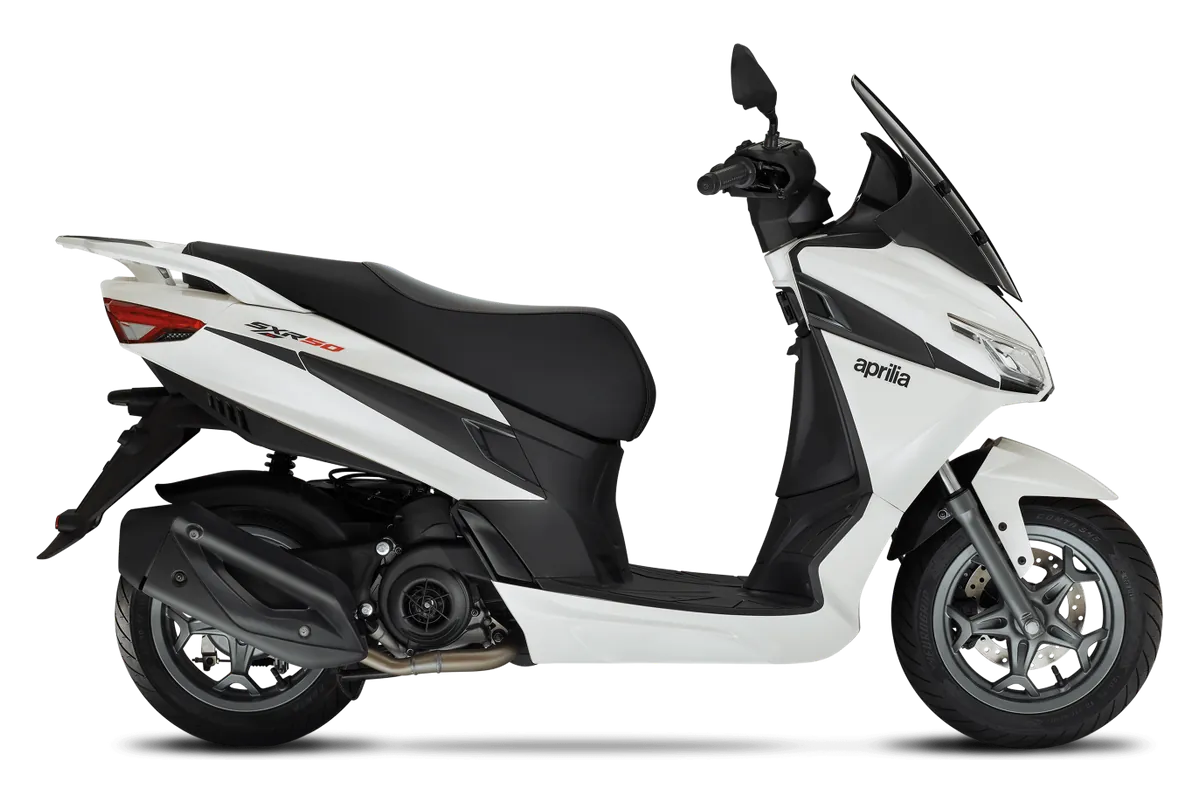 Aprilia SXR 50 in Essence White, zijaanzicht