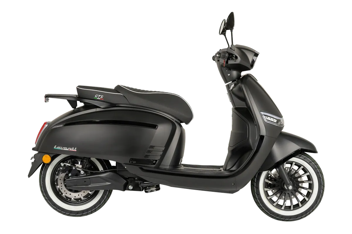 GTS E-Levanti in Matt Carbon Black, zijaanzicht