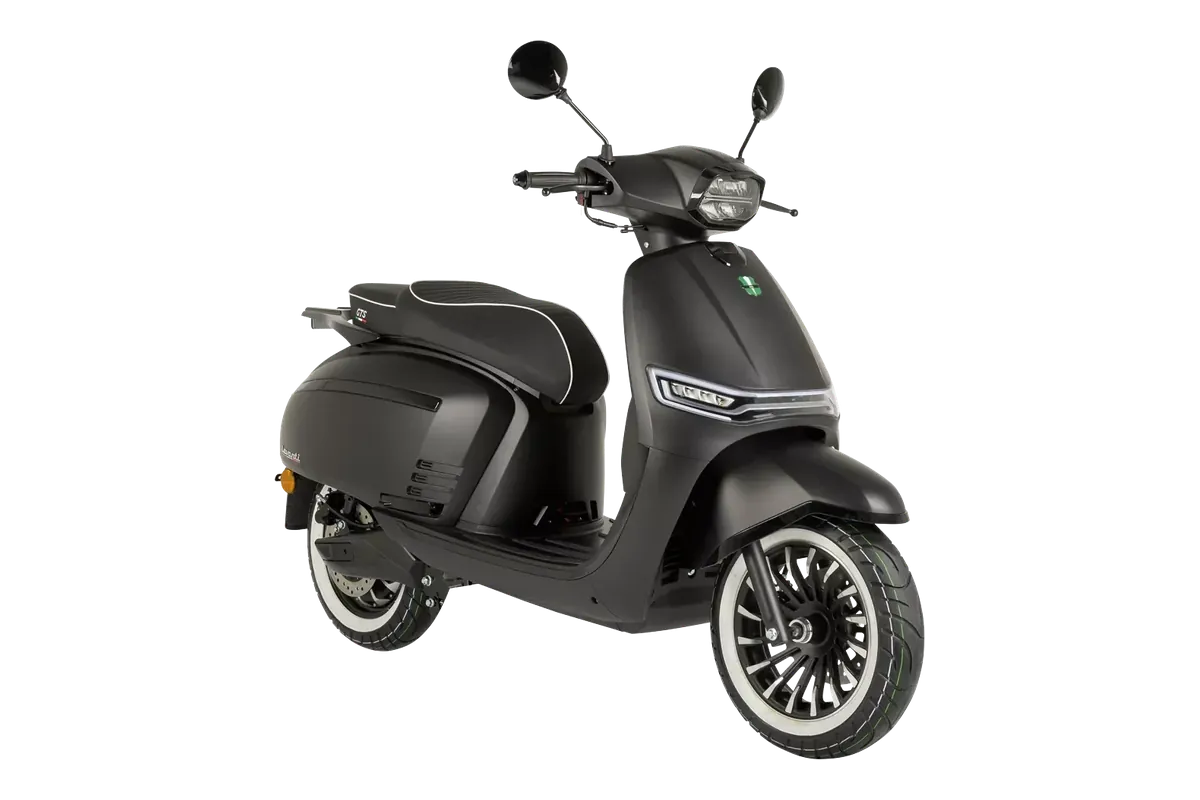 GTS Levanti in Matt Carbon Black, driekwart vooraanzicht