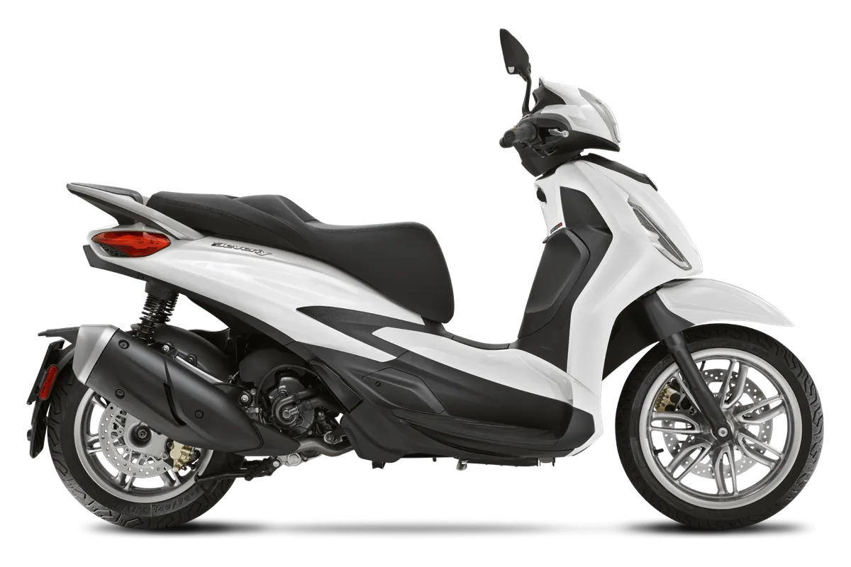 Piaggio Beverly in Bianco Luna, zijaanzicht