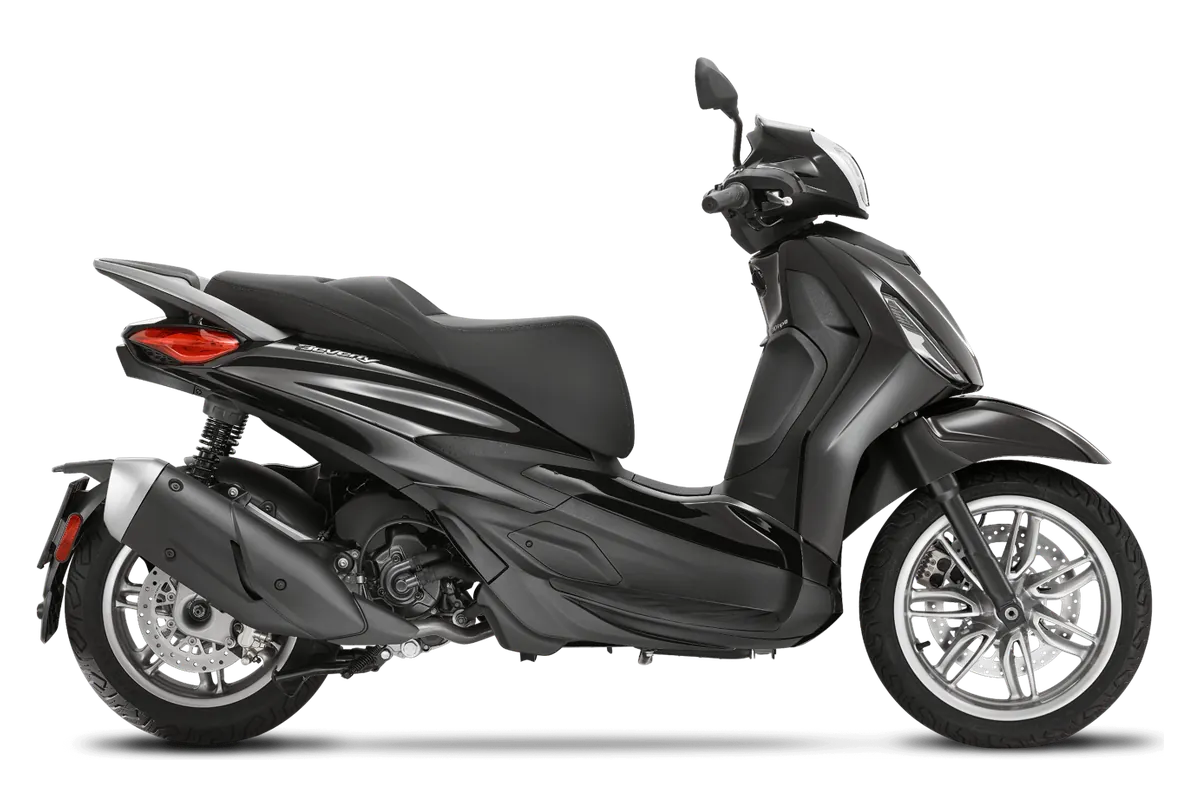 Piaggio Beverly in Nero Cosmo, zijaanzicht