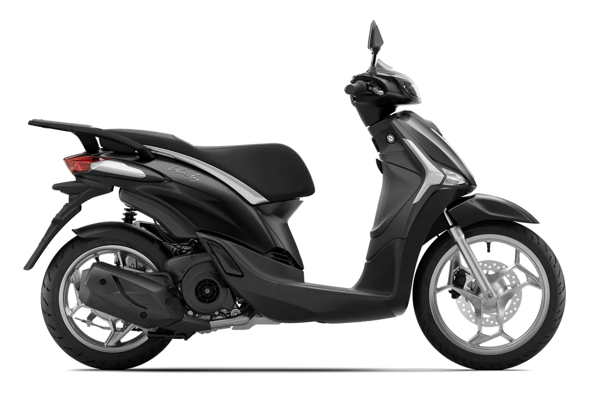 Piaggio Liberty in Nero Abisso, zijaanzicht
