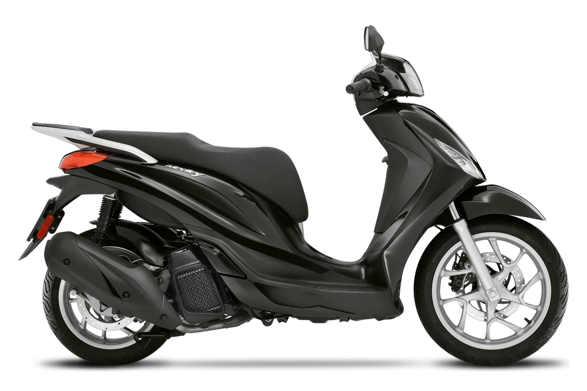 Piaggio Medley in Nero Abisso, zijaanzicht