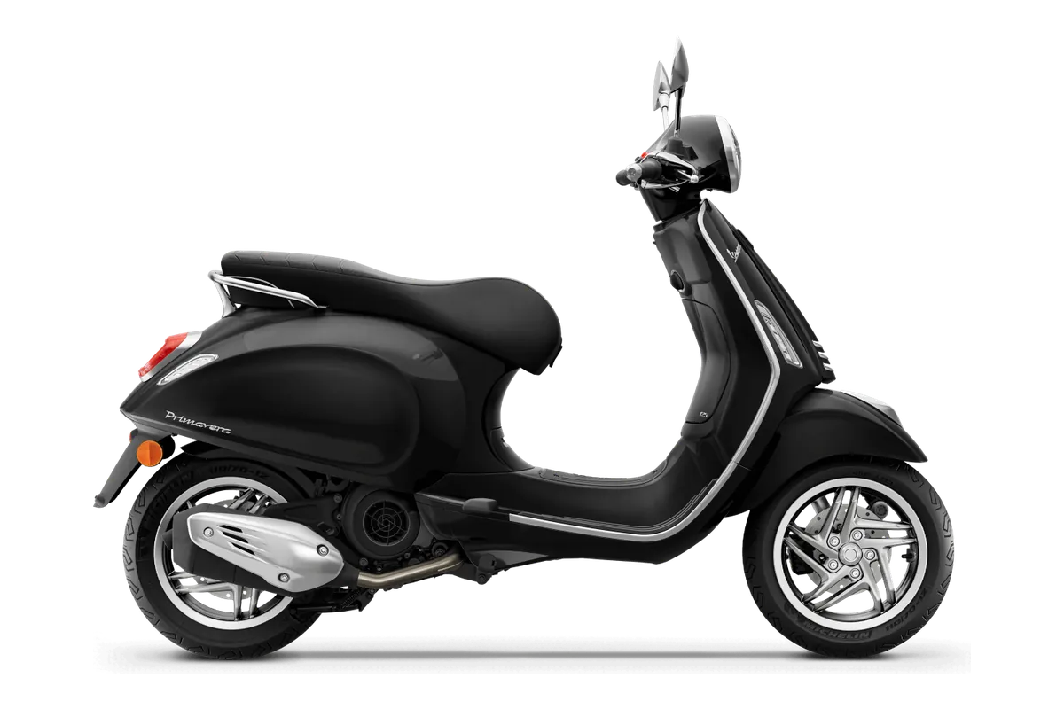 Vespa Primavera in Nero Convinto, zijaanzicht